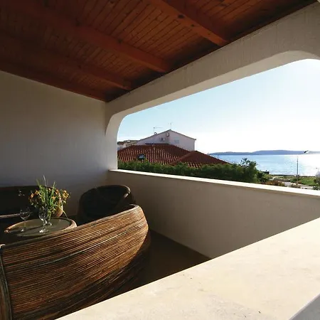Apartment Brodarica 8